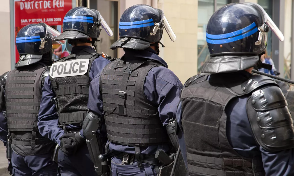 V Parizu aretirali tri osebe zaradi suma vohunjenja za Rusijo