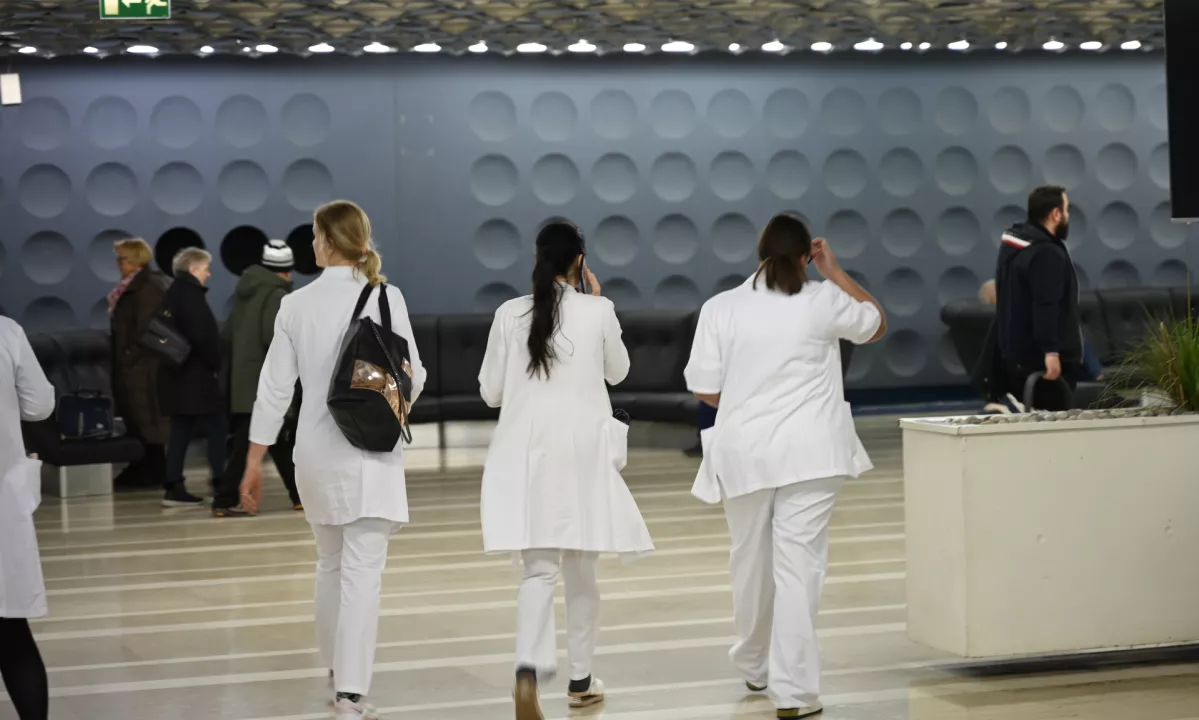 Fides kritičen do vladnega odziva na krizo v zdravstvu in zakrivanja škode