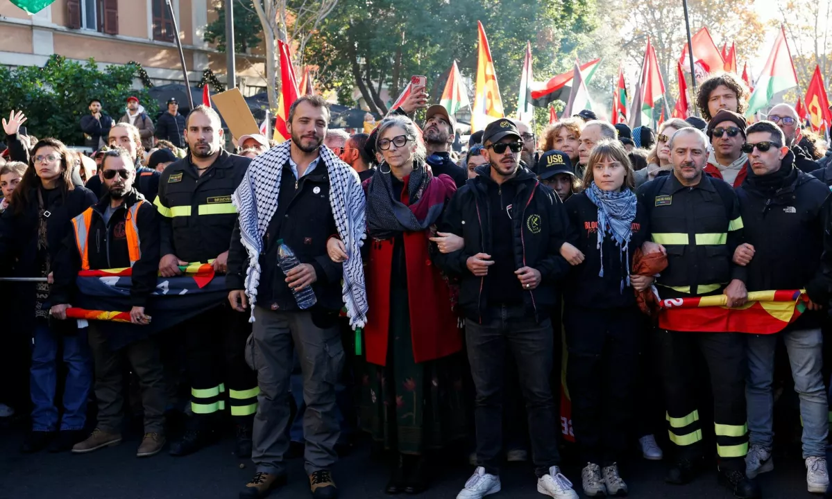 Protestniki v Torinu vandalizirali prostore dnevnika La Stampa