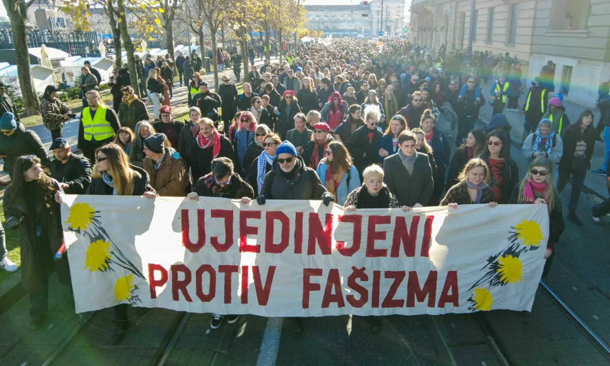V več mestih na Hrvaškem zborovanja proti fašizmu, ponekod tudi incidenti