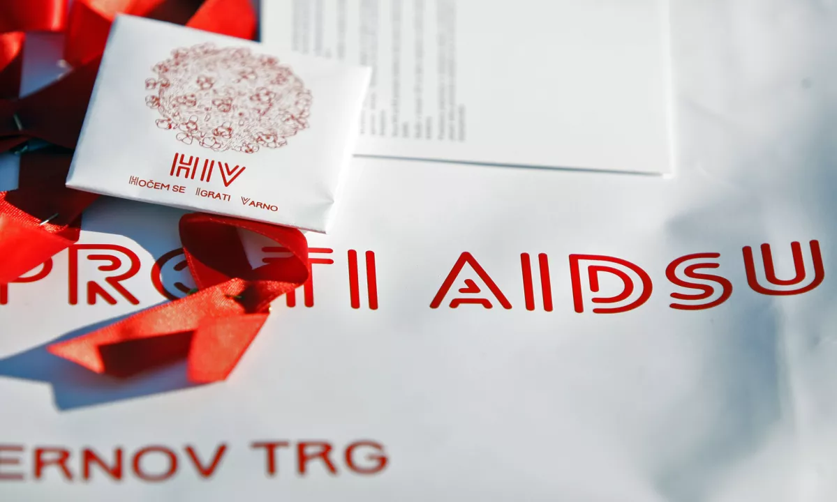 Svetovni dan aidsa: Zgodnje odkrivanje okužbe ostaja ključni izziv