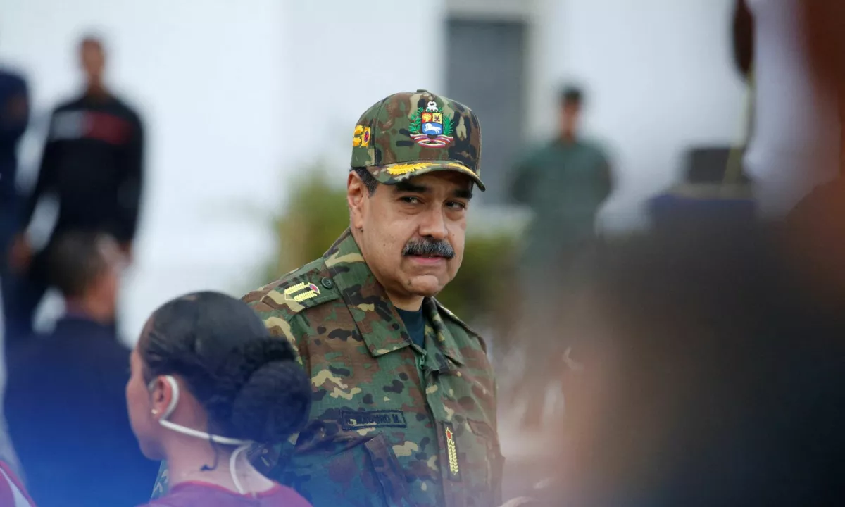 Trump po telefonu Maduru verjetno ponudil možnost azila v Rusiji, ta bi raje na zabavo