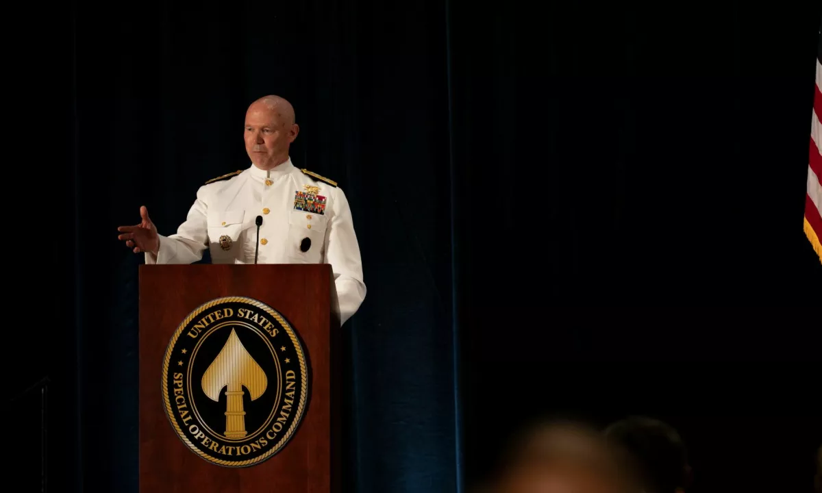 Bela hiša: admiral mornarice je ob spornem napadu na čoln z mamili ravnal zakonito