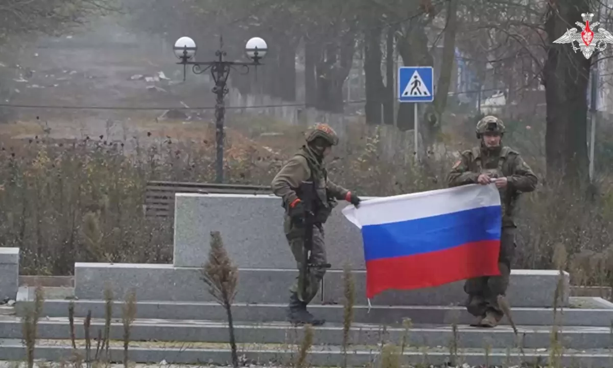 (VIDEO) Pokrovsk naj bi padel, ruski vojaki se sprehajajo po središču mesta