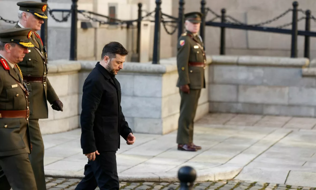 Zelenski obtožil Moskvo, da pogovore z ZDA izkorišča za omilitev sankcij