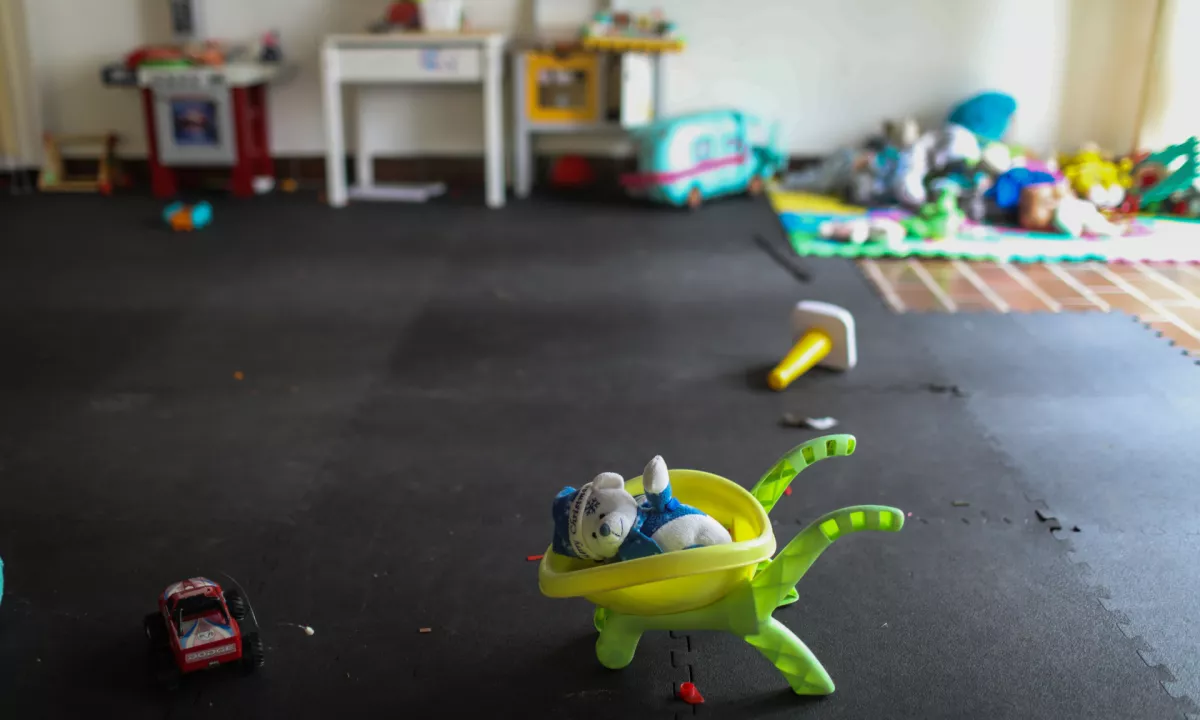 Na Poljskem aretirali sto osumljencev zaradi pedofilije