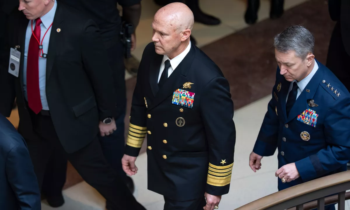 Admiral Bradley zanikal Hegsetov ukaz streljanja na preživele tihotapce