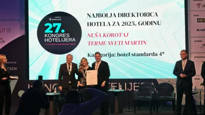 Nagrado je Nuša Korotaj prejela na 27. Kongresu hotelirjev v Zagrebu (Foto: BHS)