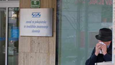 - ilustrativna fotografija - pokojnine- ZPIZ - Zavod za pokojninsko in invalidsko zavarovanje Slovenije, Kolodvorska 15,//FOTO: Luka Cjuha