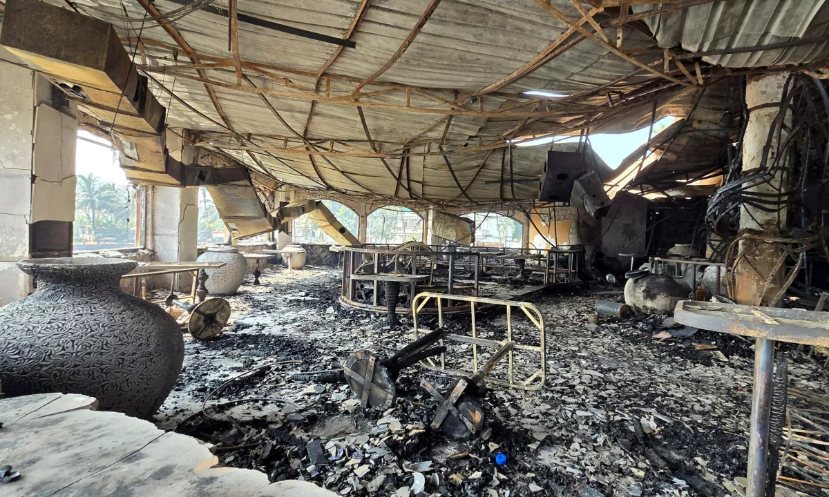 V nočnem klubu izbruhnil požar, umrlo 25 ljudi, tudi turisti