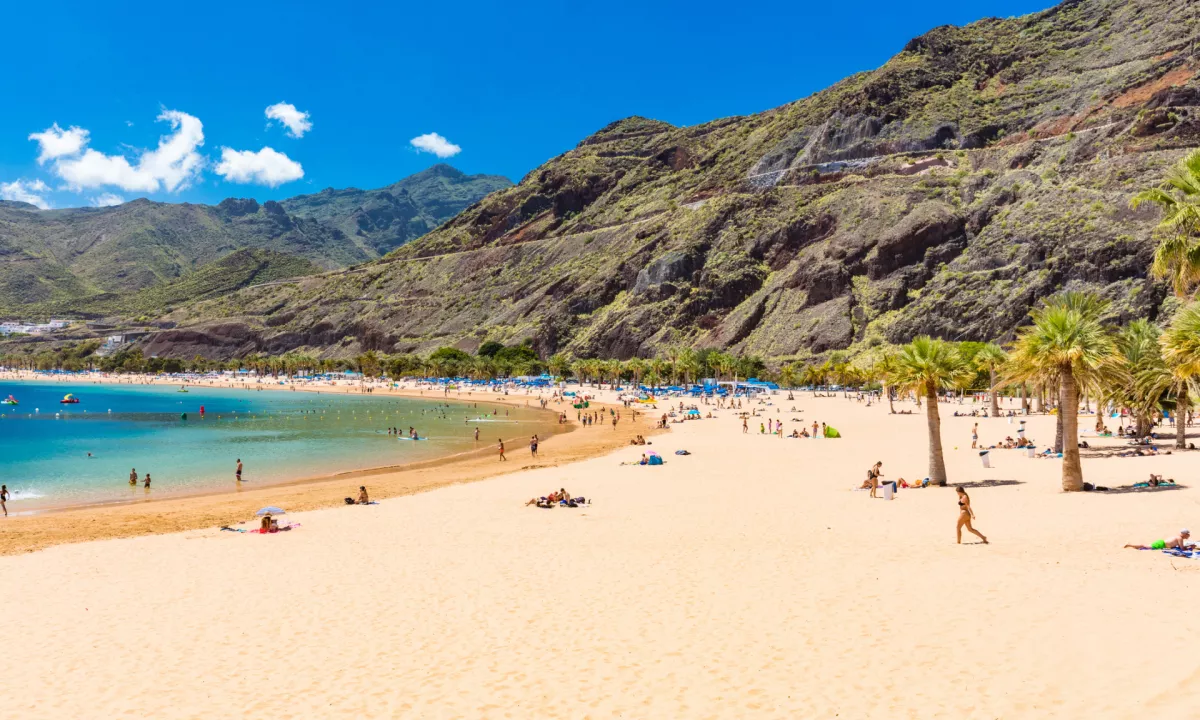 Visoki valovi na Tenerifeju odnesli tri življenja