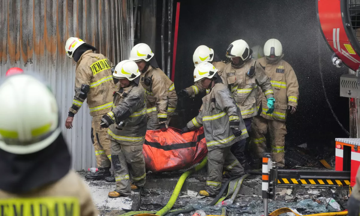 V požaru v Džakarti umrlo 20 ljudi