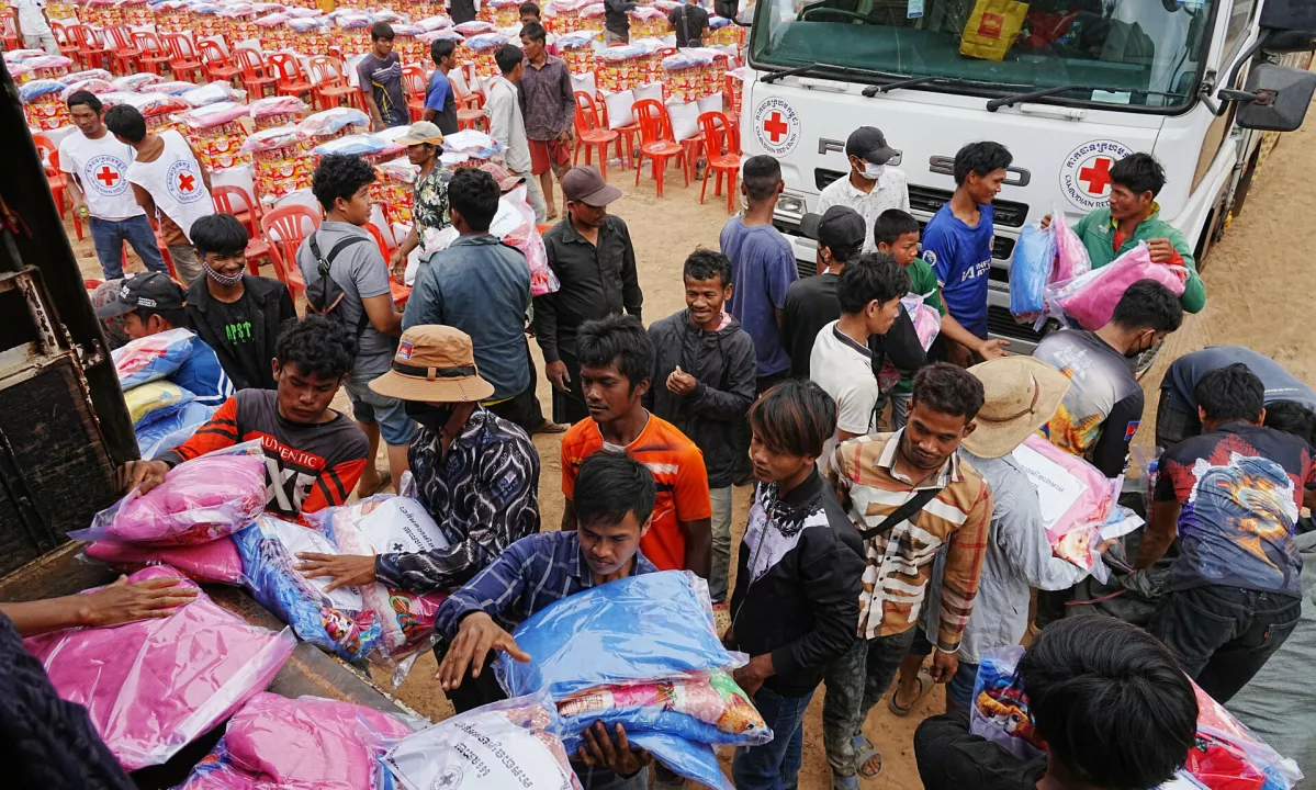 Spopadi med Tajsko in Kambodžo pregnali že pol milijona ljudi