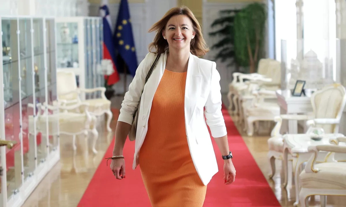 Fajon: Izbira kandidatov za veleposlanike je potekala ob ustreznih preverjanjih