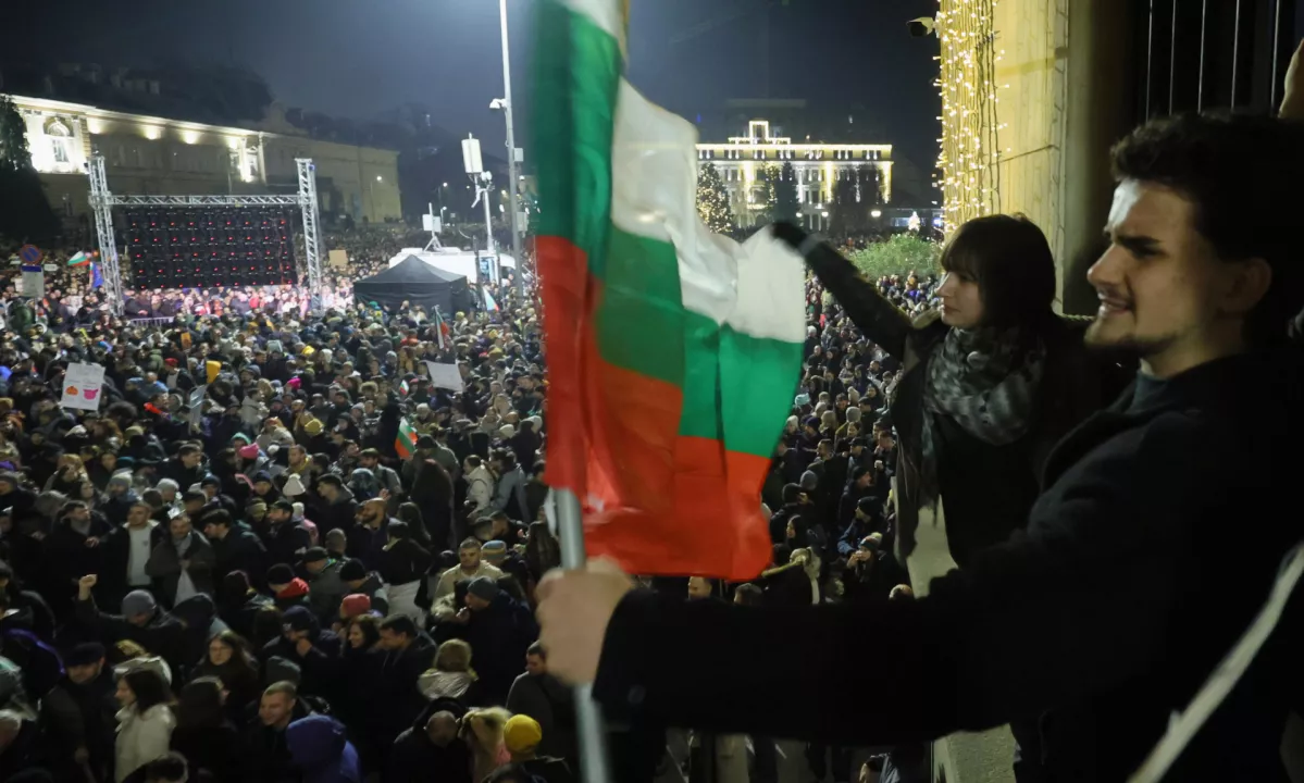 V Bolgariji več deset tisoč protestnikov zahtevalo odstop vlade