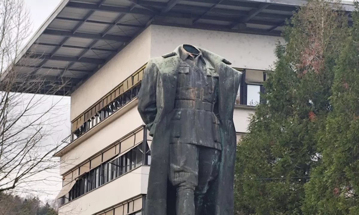 Velenjska občina bo Titov spomenik obnovila še ta teden