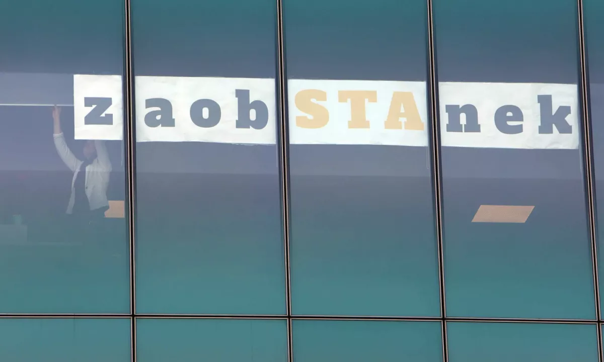 Sprejeli zakon o STA, ministrica Vrečko pravi, da so »v varnih rokah«