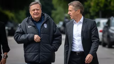 Ljubljana, Kongresni trg.Zacetek mednarodnega festivala Igraj se z mano, ki ga organizirata Center Janeza Levca Ljubljana in Drustvo za kulturo inkluzije.Zupan MOL Zoran Jankovic in predsednik vlade Robert Golob.