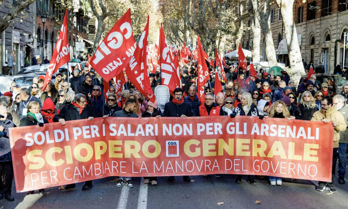 V Italiji splošna stavka, železniški promet v Trstu ustavljen