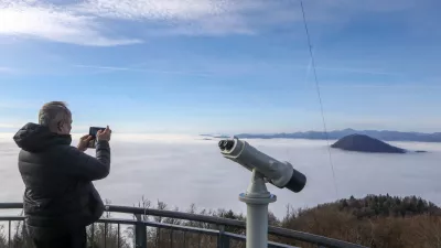 12.12.2025 - reportaža megla - megla v Ljubljani - ljubljanska megla - Rašica razgledni stolpFoto: Luka Cjuha