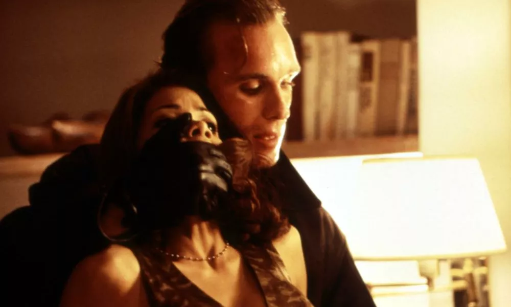 ﻿THE RICH MAN'S WIFE, Halle Berry, Peter Greene, 1996, (c)Buena Vista Pictures