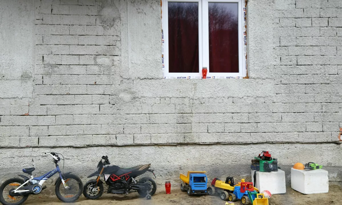 V Zagorju moški na rojstnodnevni zabavi umoril ženo, nato storil samomor; štirje otroci ostali brez staršev