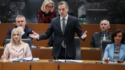 Ljubljana, DZ.Zacetek redne seje DZ s poslanskimi vprasanji premierju Robertu Golobu in ministrski ekipi.Predsednik vlade Robert Golob.