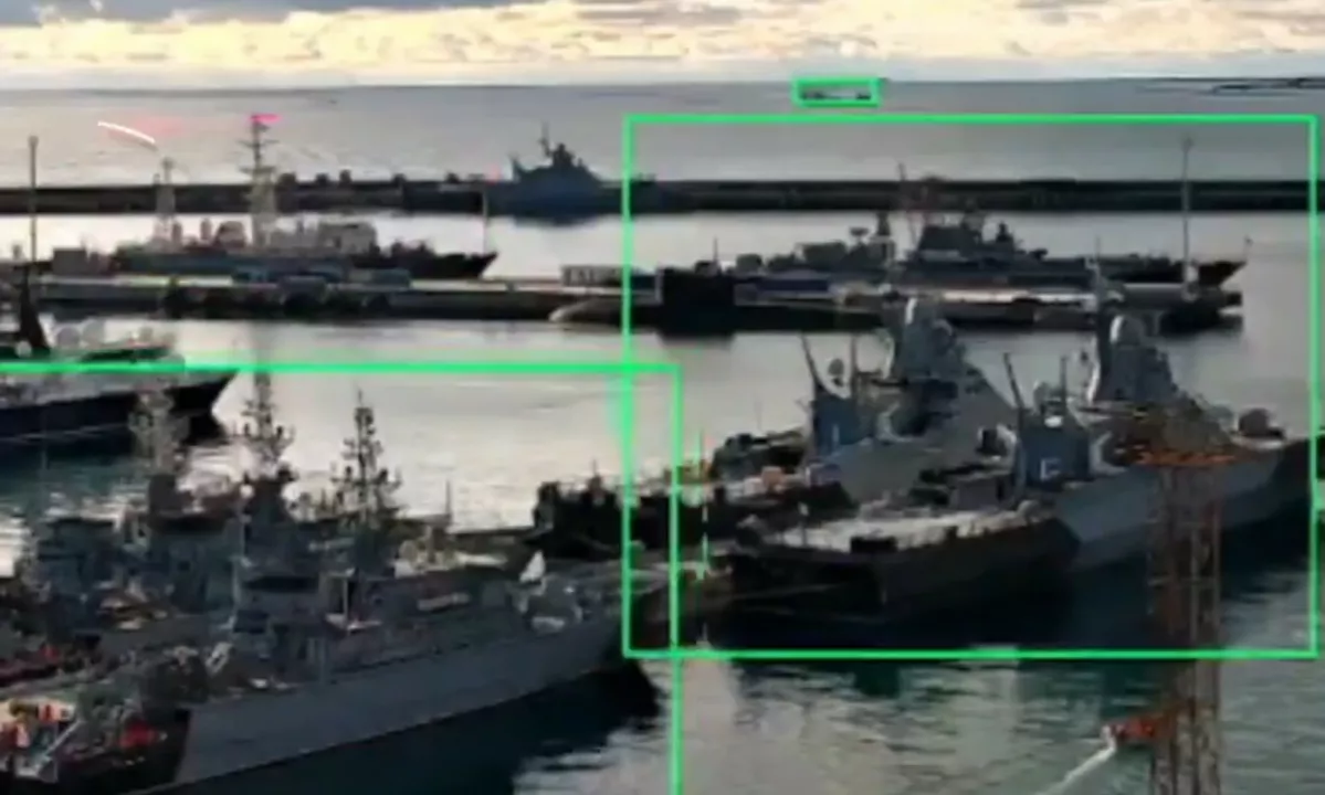 Ukrajina s podvodnimi droni napadla rusko podmornico v Črnem morju