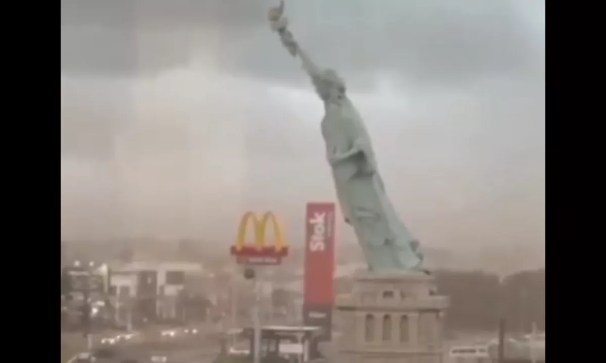 Neurje v Braziliji porušilo repliko Kipa svobode v Guaíbi