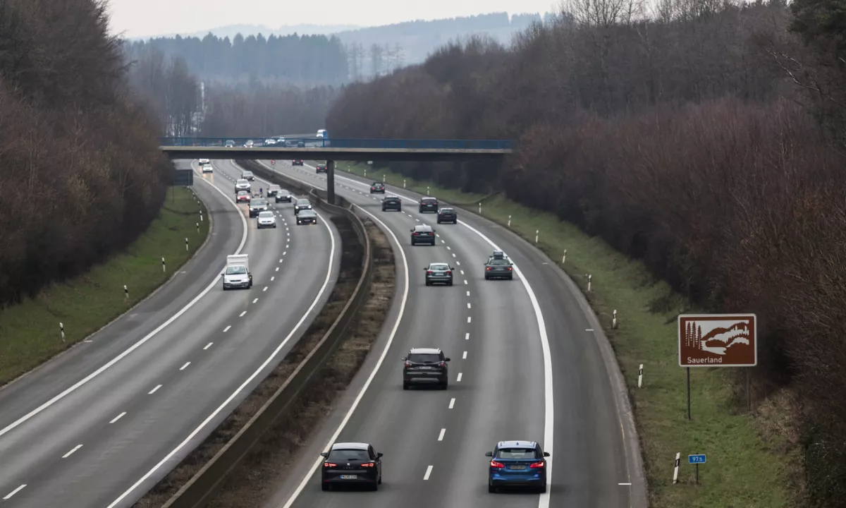 Pijan voznik vijugal po dolenjski avtocesti s 2,3 promila alkohola