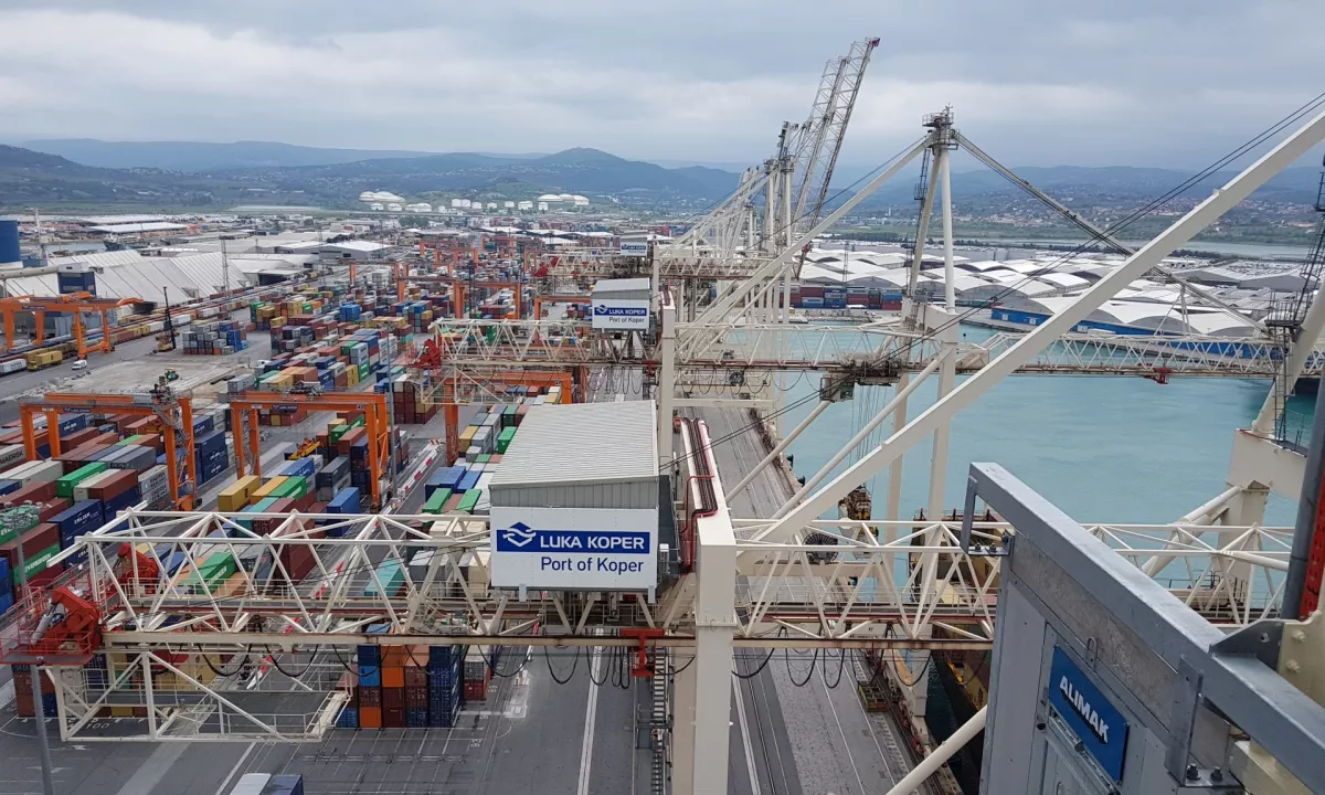 Nekdanji nadzorniki Luke Koper na ustavno sodišče zaradi 16-milijonske odškodnine