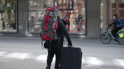 simbolična fotografijaairbnbkovčkibackpackerturizemturistipotovanje04.03.2025 turisti v LjubljaniFOTO: Nik Erik Neubauer