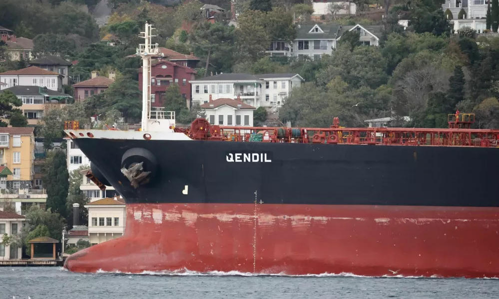 FILE PHOTO: Crude oil tanker Qendil transits the Bosphorus in Istanbul, Turkey, October 27, 2025. REUTERS/Yoruk Isik/File Photo