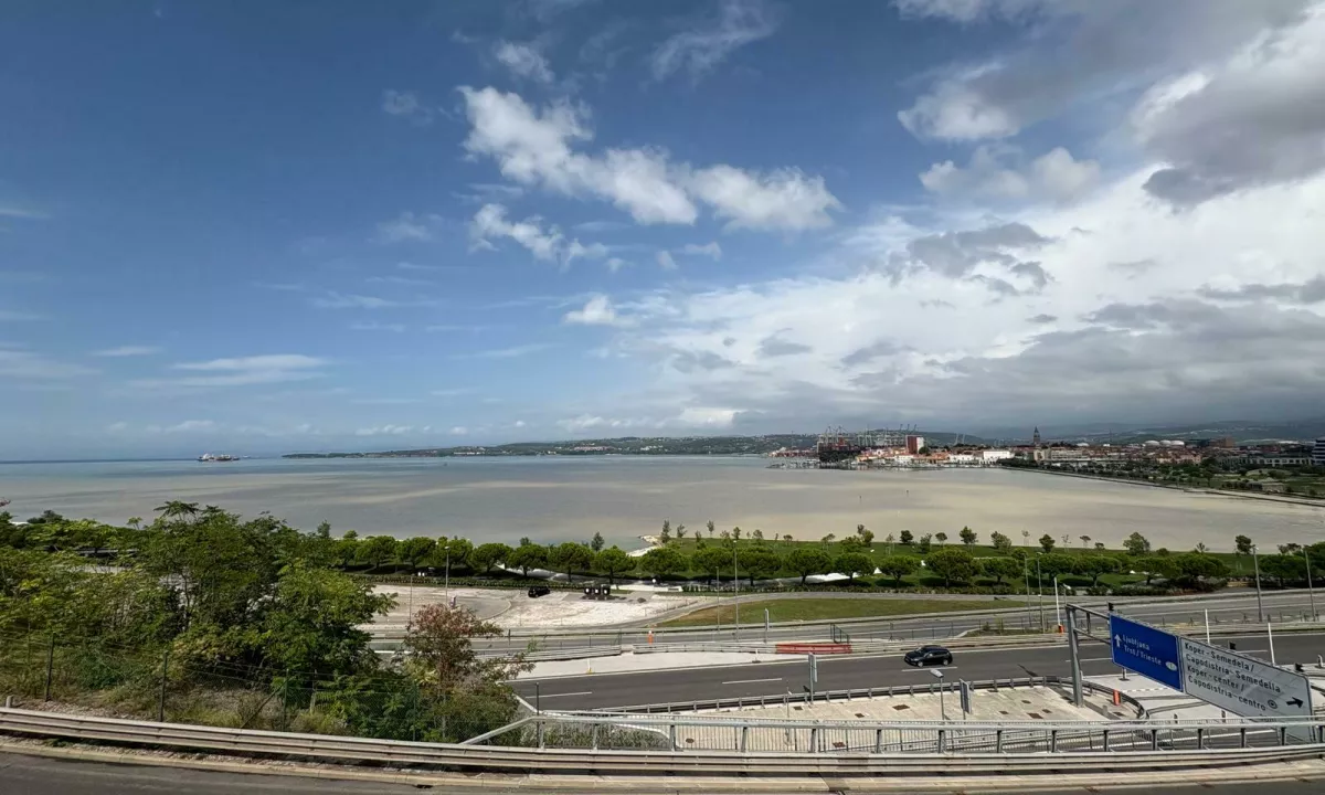 Na Primorskem in severozahodu bo danes sončno, drugod megleno