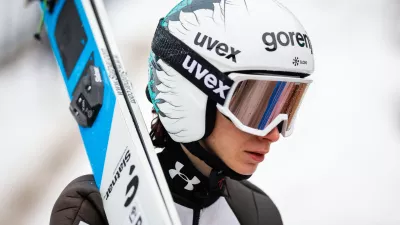 Planica, Nordijski center.Trening slovenske zenske in moske reprezentance v smucarskih skokih.Smucarska skakalka Nika Prevc.