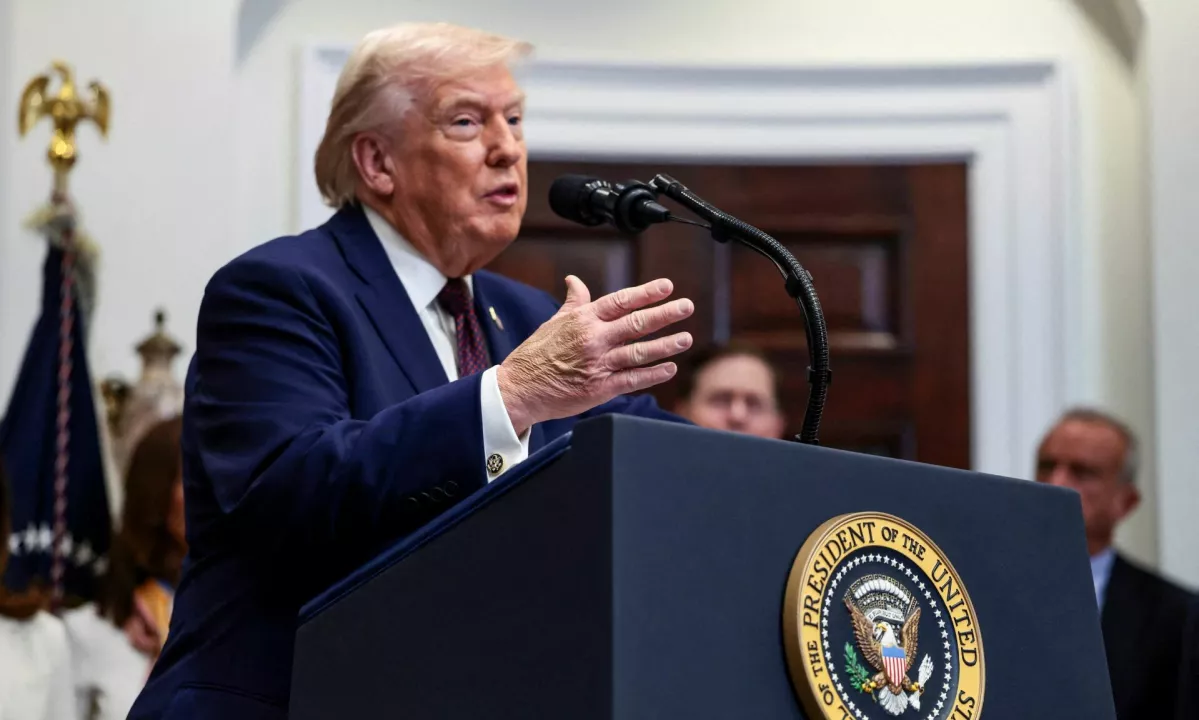 Trump menja skoraj 30 veleposlanikov