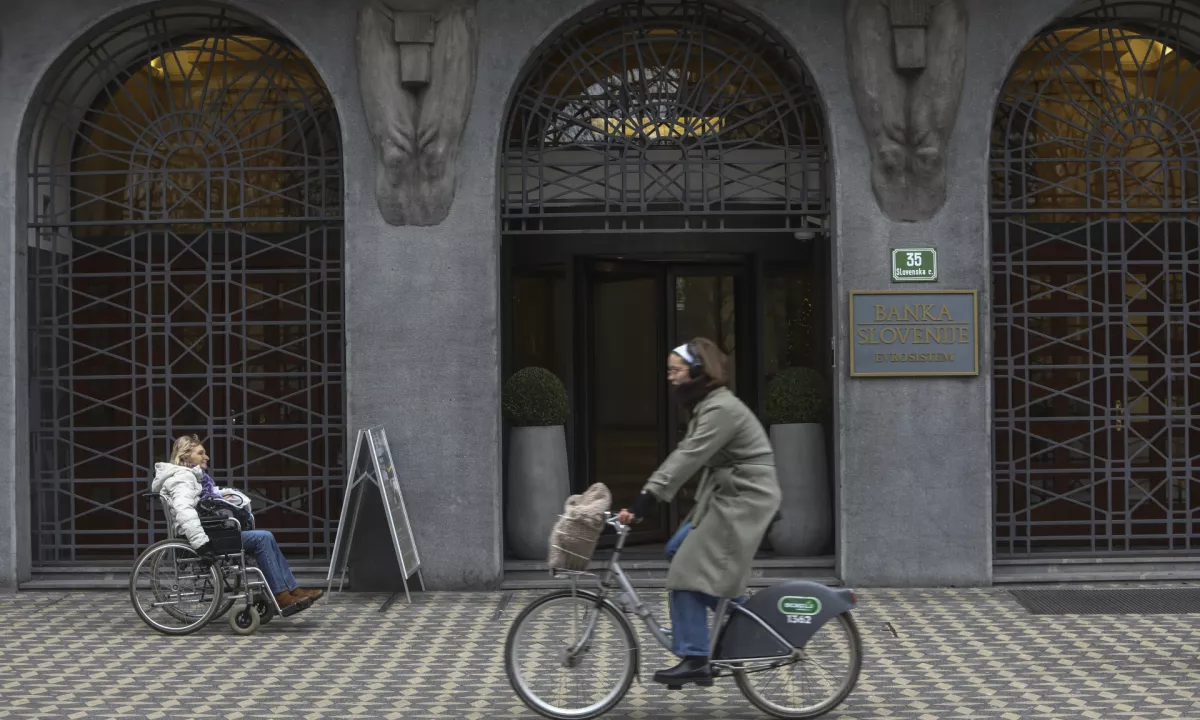 Napoved letošnje gospodarske rasti znižana na odstotek