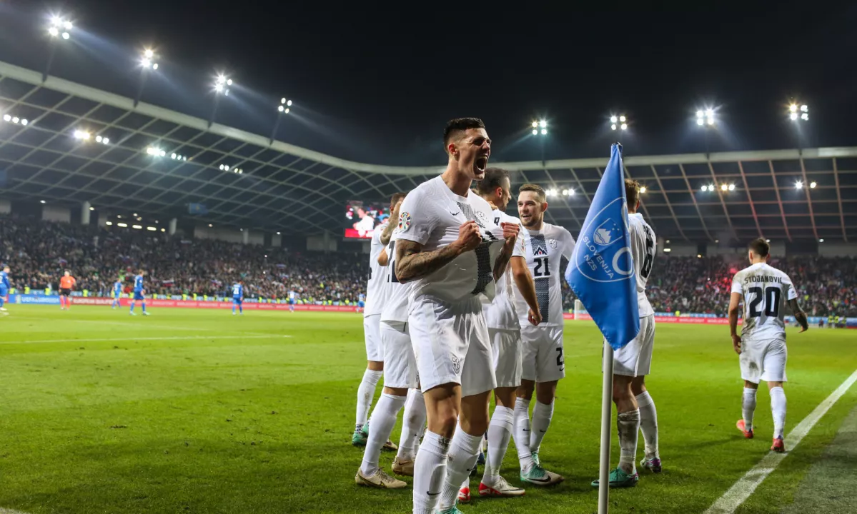 Slovenska nogometna reprezentanca leto končala na 55. mestu Fifine lestvice