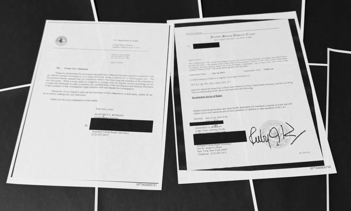 Epsteinovi dosjeji zakriti in počrnjeni: kongres grozi s pravnimi ukrepi