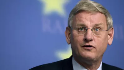 Sweden's Foreign Minister Carl Bildt addresses the media after an EU foreign ministers council in Luxembourg, Tuesday, Oct. 27, 2009. EU foreign ministers gave their backing Tuesday to a revamp of the European Union's civilian aid strategy in Afghanistan. (AP Photo/Geert Vanden Wijngaert)