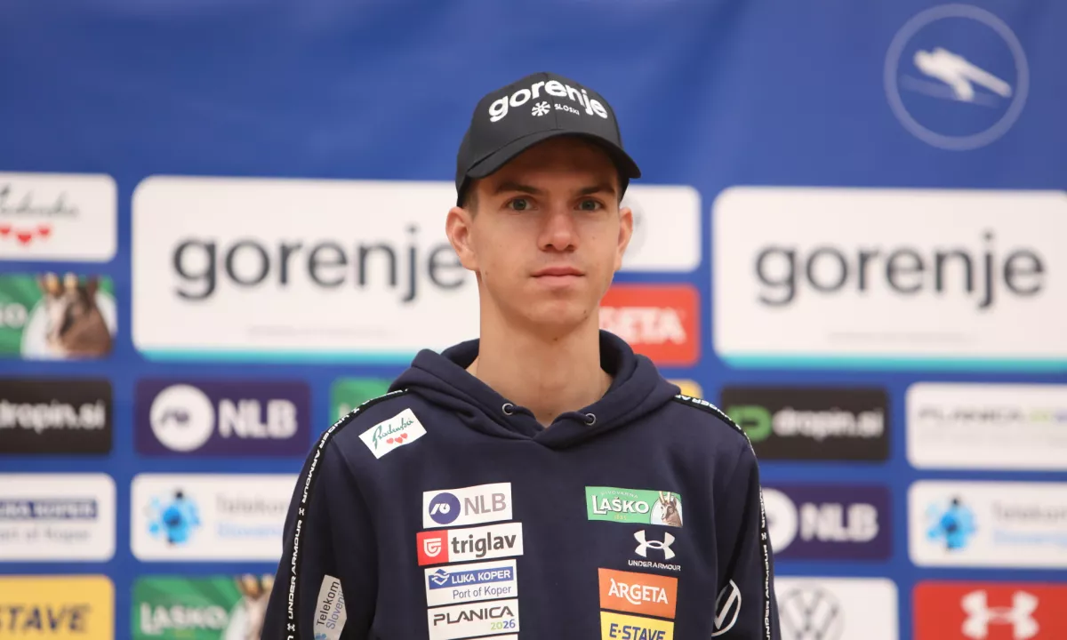 V Oberstdorf tudi Mogel, na dva večera le štiri skakalke