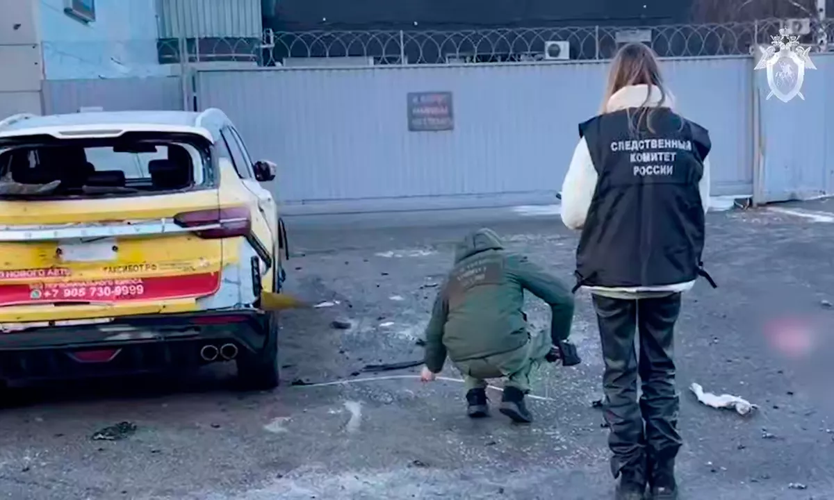 V Moskvi v eksploziji bombe umrli trije ljudje, med njimi dva policista