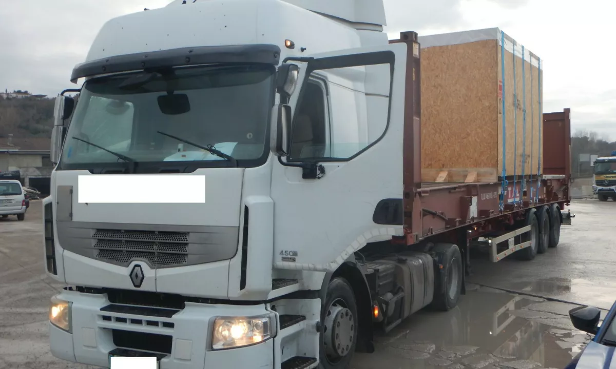 Vozniku so spisali za 2.320 evrov kazni.