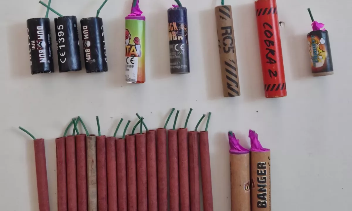 Tržiški policisti mladoletnikom zasegli petarde in opozorili na odgovornost staršev