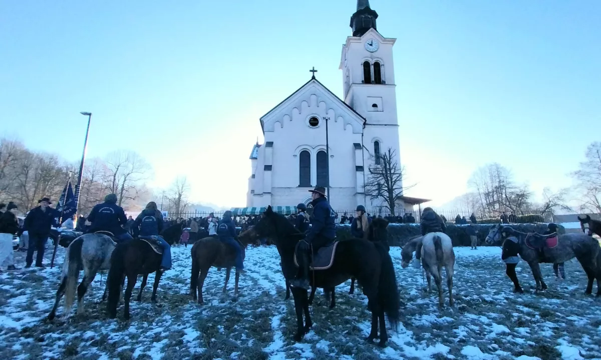 Na god sv. Štefana potekali tradicionalni blagoslovi konj po Sloveniji