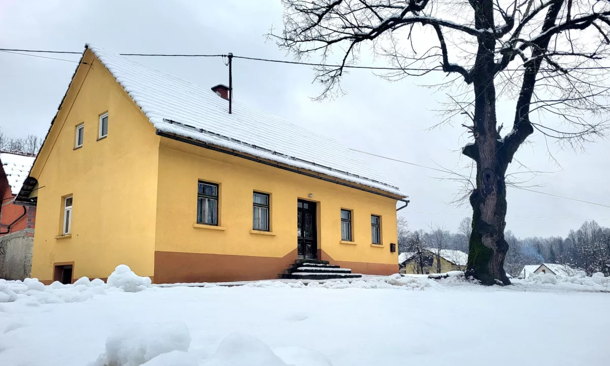 Po zadnjih podatkih je brez elektrike še okoli 870 odjemalcev.