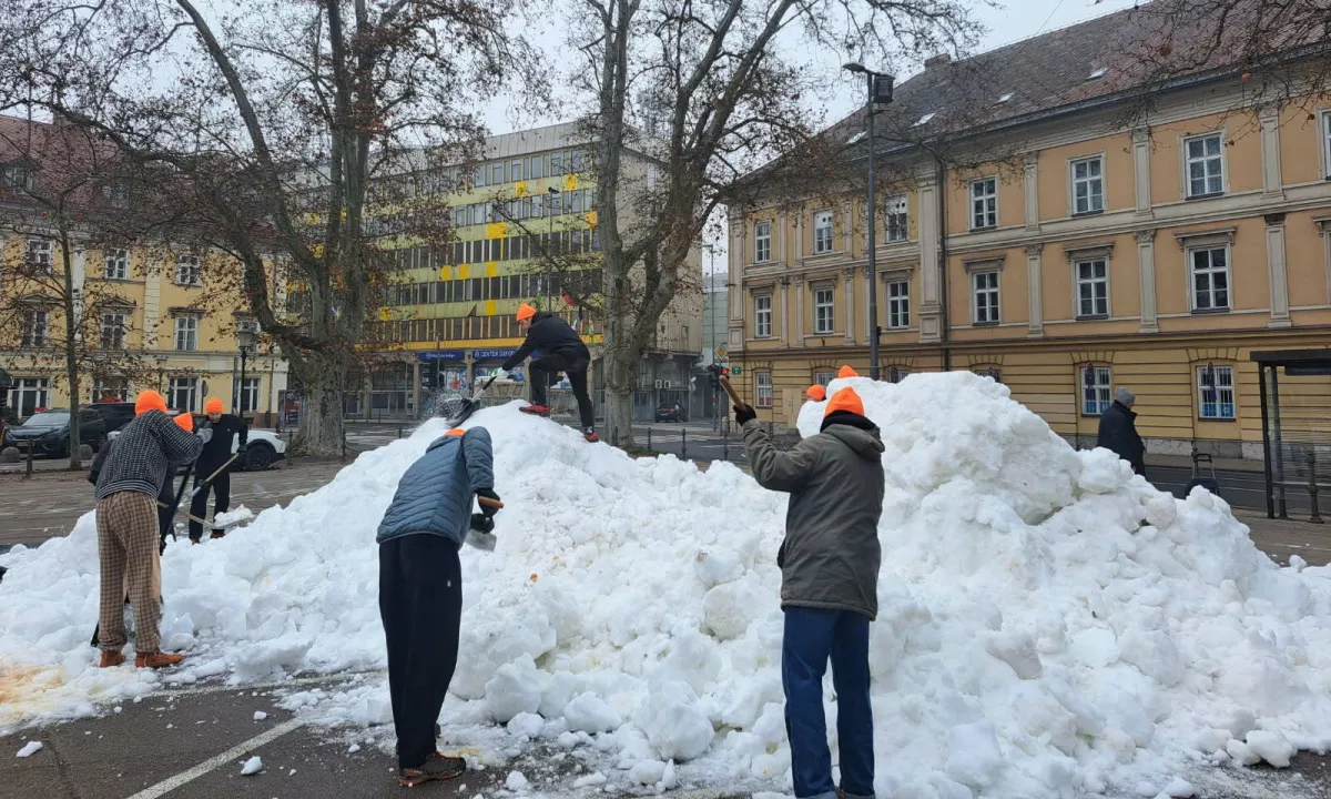 Snežne vragolije, animacija in praznično vzdušje bodo obiskovalce razveseljevali vse do nedelje.