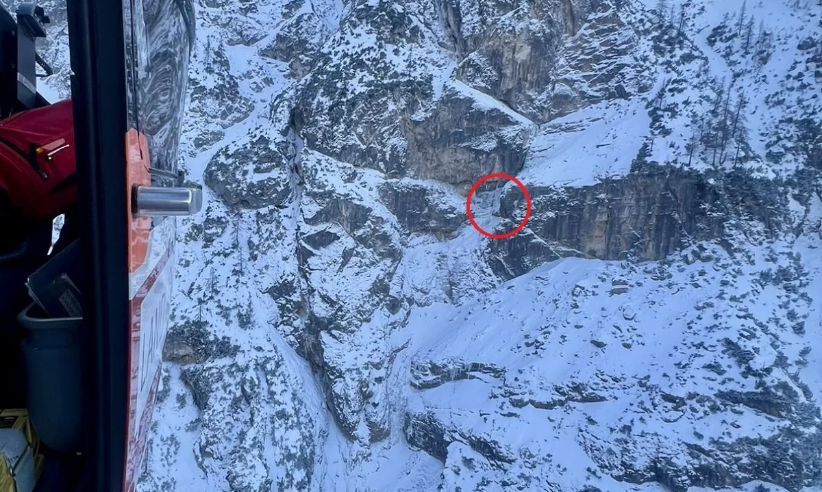 Nesreča v ledenem slapu: zakaj so plezalca rešili avstrijski in ne naši ...