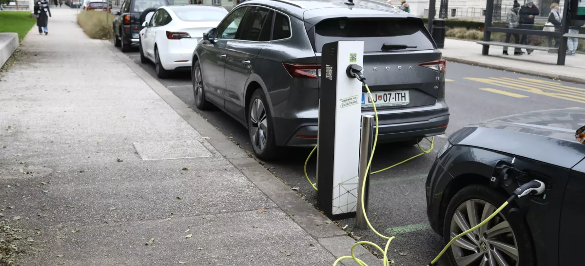 14.11.2024 - simbolična fotografija - električni avto - avto na elekriko - električni pogon - električna polnilnicaFOTO: LUKA CJUHA