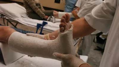 KC - Klinični center- Urgenca, zdravstvo - Urgentni kirur&scaron;ki blok - mavčarna - po&scaron;kodba